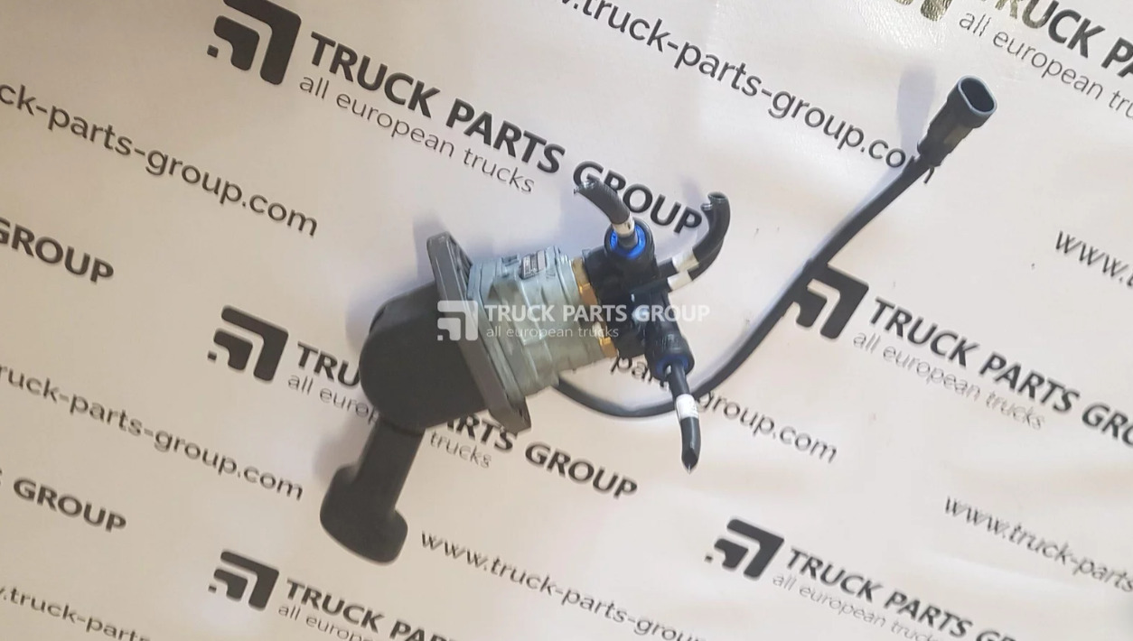 IVECO IVECO STRALIS EURO6 hand brake valve 15194, 7420532931, 7421051046, 20532931, 21051046, 2.62019, 6.15051, 35419, 35271, 06.020.4007.051, 095.291, 095/95, 11660, 1226728, 1362-2919010, 143.220-00A, 2.6 - Деталі гальмівної системи в категорії Вантажівки: фото 1 IVECO IVECO STRALIS EURO6 hand brake valve 15194, 7420532931, 7421051046, 20532931, 21051046, 2.62019, 6.15051, 35419, 35271, 06.020.4007.051, 095.291, 095/95, 11660, 1226728, 1362-2919010, 143.220-00A, 2.6 - Деталі гальмівної системи в категорії Вантажівки: фото 1