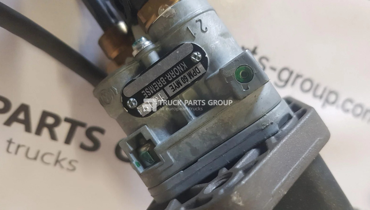 IVECO IVECO STRALIS EURO6 hand brake valve 15194, 7420532931, 7421051046, 20532931, 21051046, 2.62019, 6.15051, 35419, 35271, 06.020.4007.051, 095.291, 095/95, 11660, 1226728, 1362-2919010, 143.220-00A, 2.6 - Деталі гальмівної системи в категорії Вантажівки: фото 2 IVECO IVECO STRALIS EURO6 hand brake valve 15194, 7420532931, 7421051046, 20532931, 21051046, 2.62019, 6.15051, 35419, 35271, 06.020.4007.051, 095.291, 095/95, 11660, 1226728, 1362-2919010, 143.220-00A, 2.6 - Деталі гальмівної системи в категорії Вантажівки: фото 2