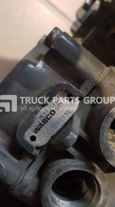 MERCEDES-BENZ Actros Axor MP2, MP3, EURO3, EURO5, axle gear modulator, rear ax crane - Гальмівний клапан в категорії Вантажівки: фото 2 MERCEDES-BENZ Actros Axor MP2, MP3, EURO3, EURO5, axle gear modulator, rear ax crane - Гальмівний клапан в категорії Вантажівки: фото 2