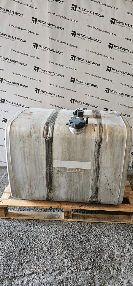 DAF DAF XF, CF EURO6 emission fuel tank in fully complete with brackets 1944798, 1944800, 2193145, 1944801, 2198081, 1949897, 2198104, 1945569, 2198105, 2259915, 1681827, 1617170, 1949909, 1945569, 194480 - Запчастини: фото 2 DAF DAF XF, CF EURO6 emission fuel tank in fully complete with brackets 1944798, 1944800, 2193145, 1944801, 2198081, 1949897, 2198104, 1945569, 2198105, 2259915, 1681827, 1617170, 1949909, 1945569, 194480 - Запчастини: фото 2