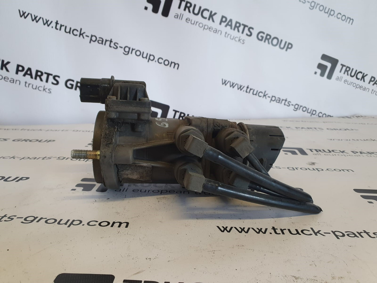 MAN MAN TGX / TGS EURO6 emission brake EBS control valve under pedal K039569, 81521306298, 81521306275, 81521306276 - Запчастини в категорії Вантажівки: фото 2 MAN MAN TGX / TGS EURO6 emission brake EBS control valve under pedal K039569, 81521306298, 81521306275, 81521306276 - Запчастини в категорії Вантажівки: фото 2