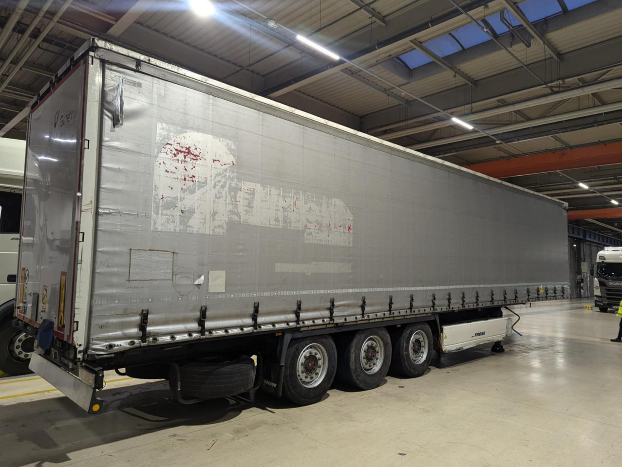 2018 Krone SDP Profi Liner Standard Lifting Axle - Тентований напівпричіп: фото 4 2018 Krone SDP Profi Liner Standard Lifting Axle - Тентований напівпричіп: фото 4