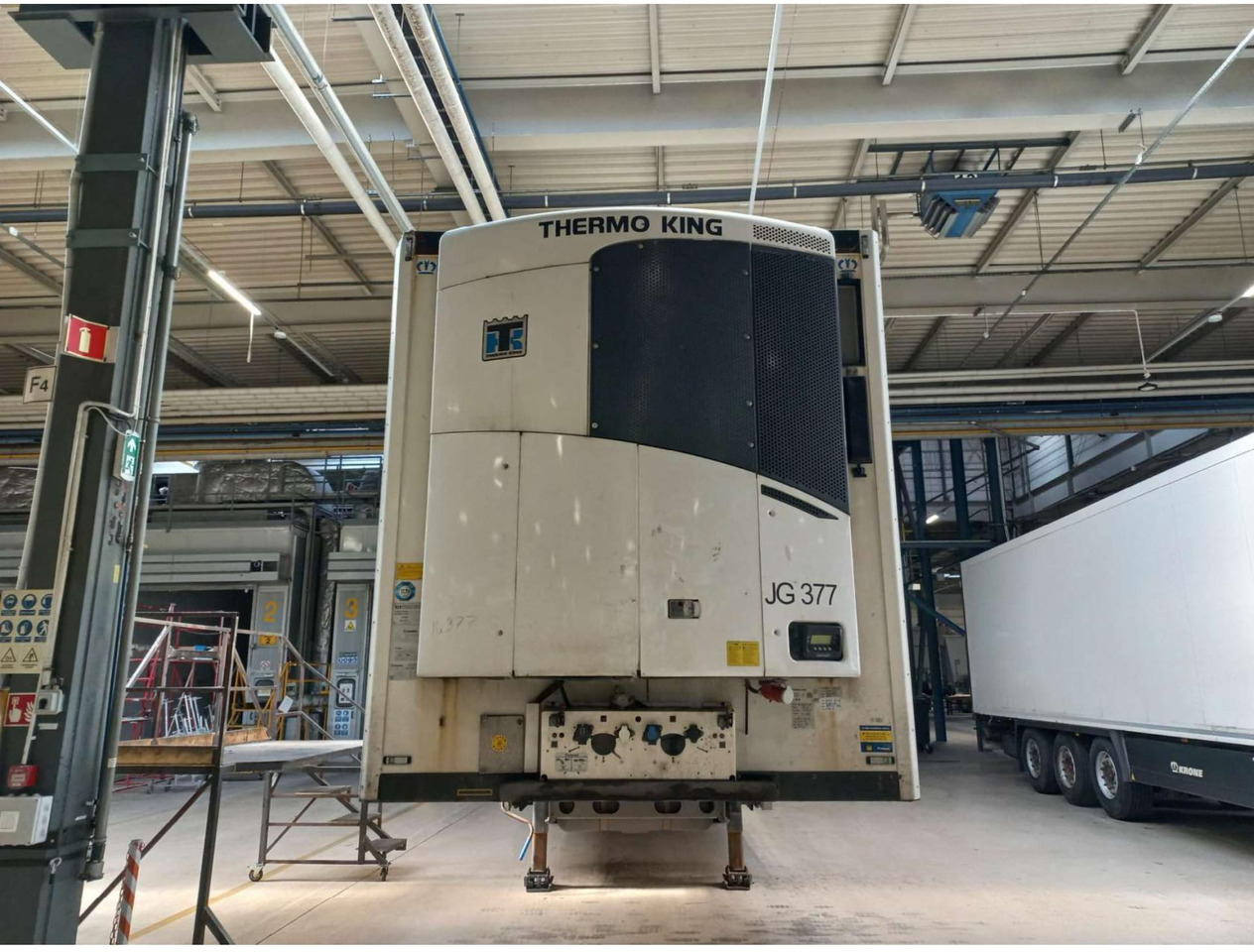 2018 Krone SDR Double Deck Cool Liner FP45 ThermoKing SLXi 300 Lifting Axle - Рефрижератор напівпричіп: фото 2 2018 Krone SDR Double Deck Cool Liner FP45 ThermoKing SLXi 300 Lifting Axle - Рефрижератор напівпричіп: фото 2