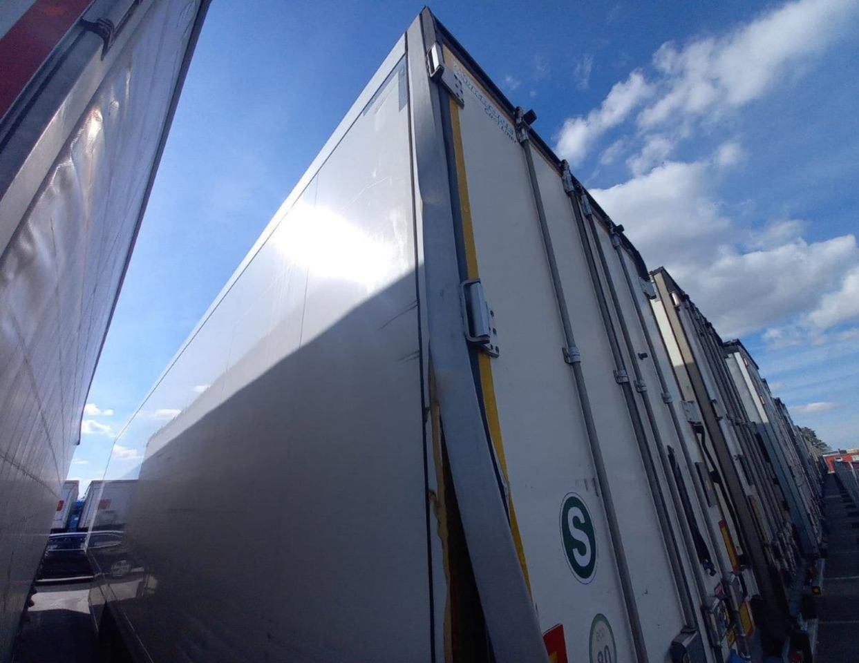 2018 Krone SDR Double Deck Cool Liner FP60 ThermoKing SLXi 300 Lifting Axle - Рефрижератор напівпричіп: фото 4 2018 Krone SDR Double Deck Cool Liner FP60 ThermoKing SLXi 300 Lifting Axle - Рефрижератор напівпричіп: фото 4