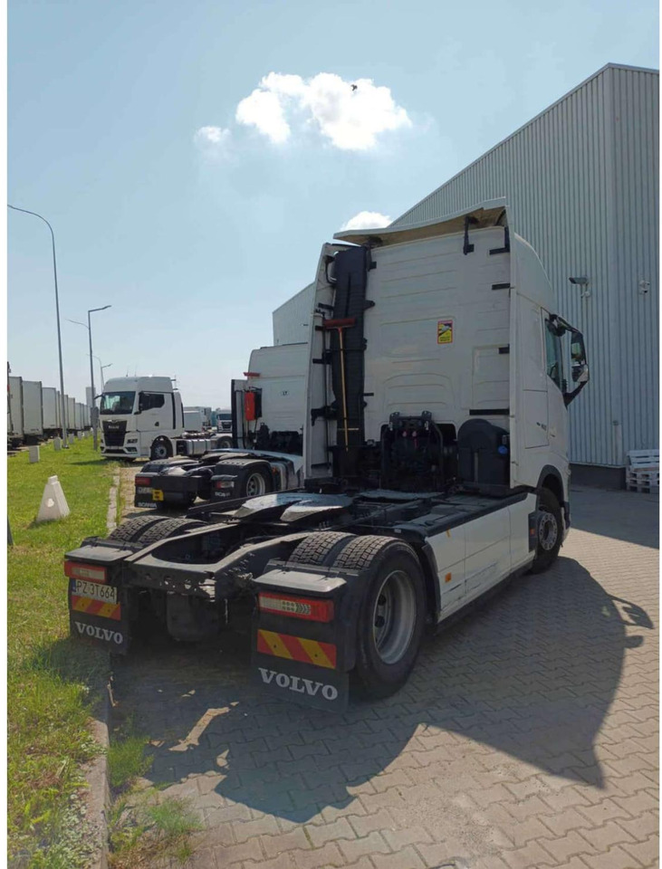 2023 Volvo FH 460 Globetrotter XL i-Save Side Skirts - Тягач: фото 2 2023 Volvo FH 460 Globetrotter XL i-Save Side Skirts - Тягач: фото 2