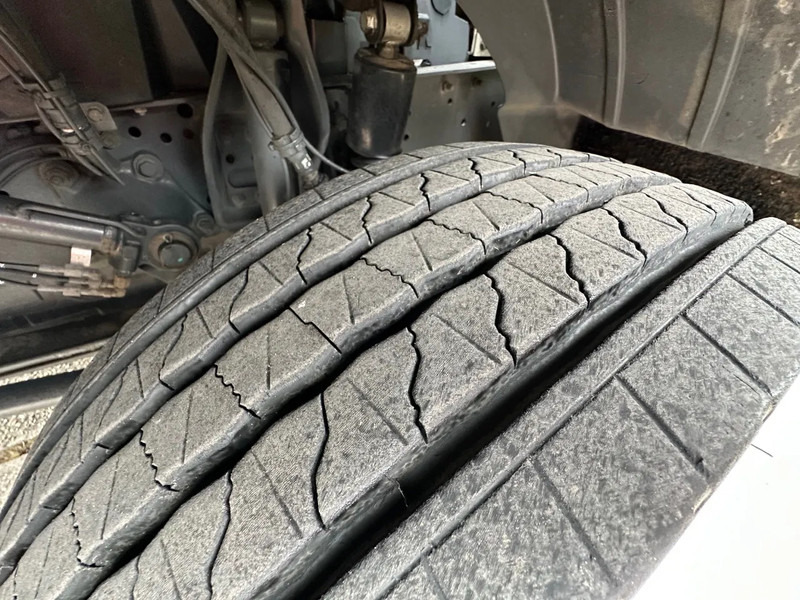 Mercedes-Benz Atego 1018 / NL TRUCK / AUTOMATIC / LBW / EURO6 / LOW KM'S - Вантажівка з закритим кузовом: фото 4 Mercedes-Benz Atego 1018 / NL TRUCK / AUTOMATIC / LBW / EURO6 / LOW KM'S - Вантажівка з закритим кузовом: фото 4