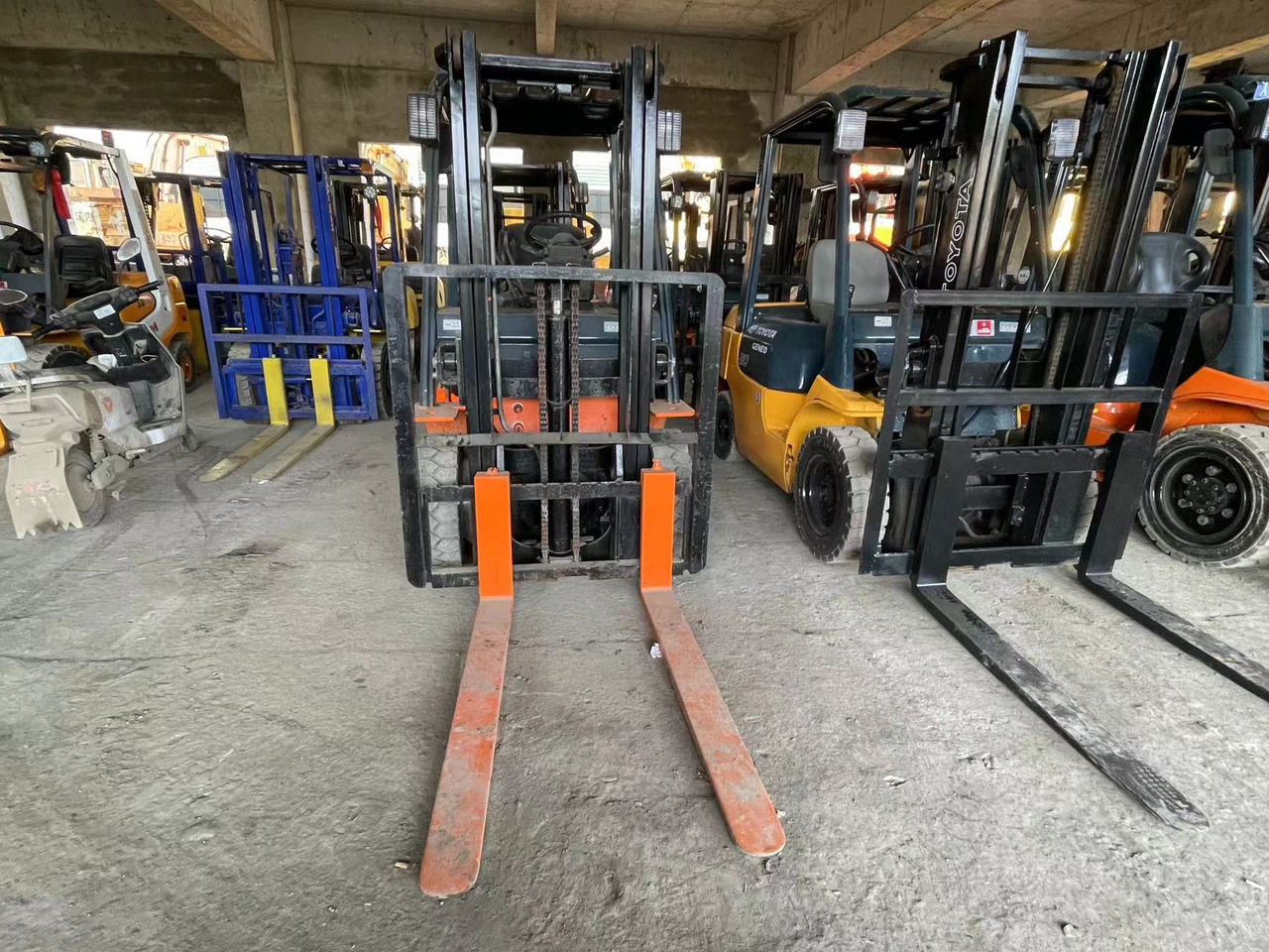 TOYOTA 62-7FD30 - Будівельна техніка: фото 4 TOYOTA 62-7FD30 - Будівельна техніка: фото 4