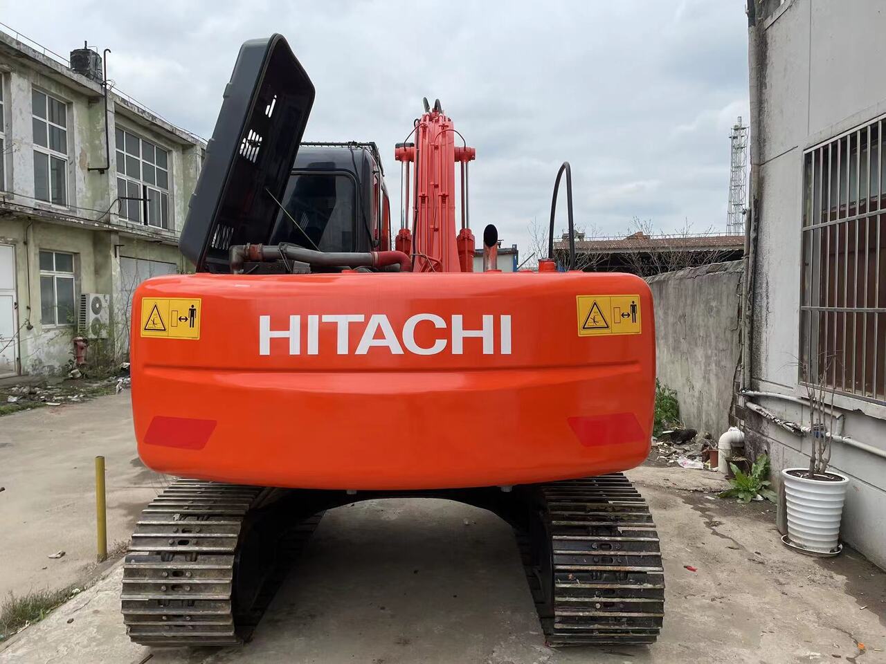 HITACHI zaxis120 - Гусеничний екскаватор: фото 2 HITACHI zaxis120 - Гусеничний екскаватор: фото 2