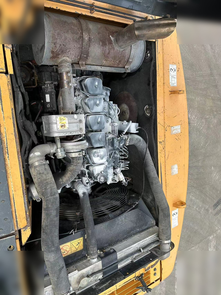 HYUNDAI ROBEX 210W-9 - Колісний екскаватор: фото 5 HYUNDAI ROBEX 210W-9 - Колісний екскаватор: фото 5