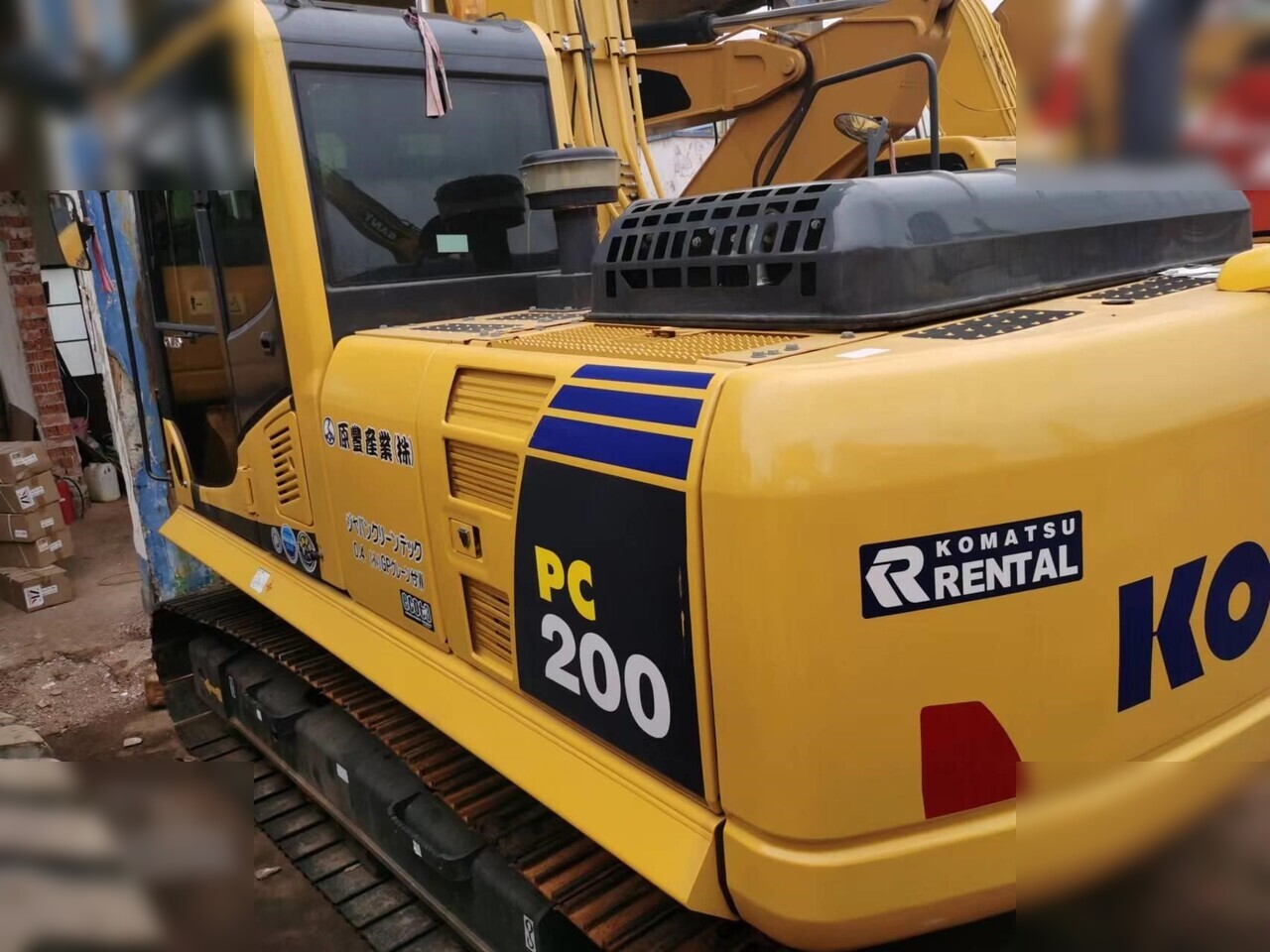 KOMATSU PC200 - Гусеничний екскаватор: фото 2 KOMATSU PC200 - Гусеничний екскаватор: фото 2