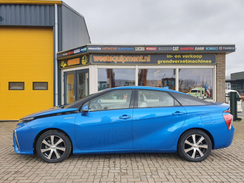 Toyota Mirai - Седан: фото 1 Toyota Mirai - Седан: фото 1