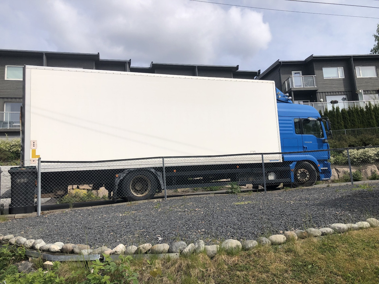 MAN TGM 18.240 - Вантажівка з закритим кузовом: фото 2 MAN TGM 18.240 - Вантажівка з закритим кузовом: фото 2