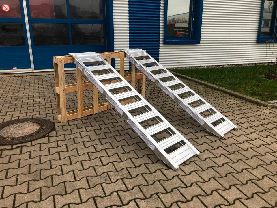 Alurampen Satz 2m 2000KG Minibagger Minilader Quad Auffahrrampe *INKL.19% MWST* - Навантажувальна рампа: фото 3 Alurampen Satz 2m 2000KG Minibagger Minilader Quad Auffahrrampe *INKL.19% MWST* - Навантажувальна рампа: фото 3
