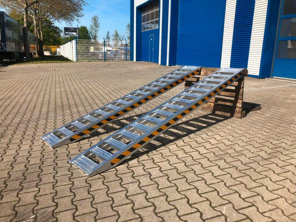 Alurampen Satz 3,50m 4000KG Minibagger Minilader Quad Auffahrrampe *INKL.19% MWST* - Навантажувальна рампа: фото 1 Alurampen Satz 3,50m 4000KG Minibagger Minilader Quad Auffahrrampe *INKL.19% MWST* - Навантажувальна рампа: фото 1
