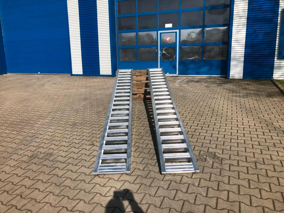 Alurampen Satz 4m 4000KG Minibagger Minilader Quad Auffahrrampe *INKL.19% MWST* - Навантажувальна рампа: фото 3 Alurampen Satz 4m 4000KG Minibagger Minilader Quad Auffahrrampe *INKL.19% MWST* - Навантажувальна рампа: фото 3