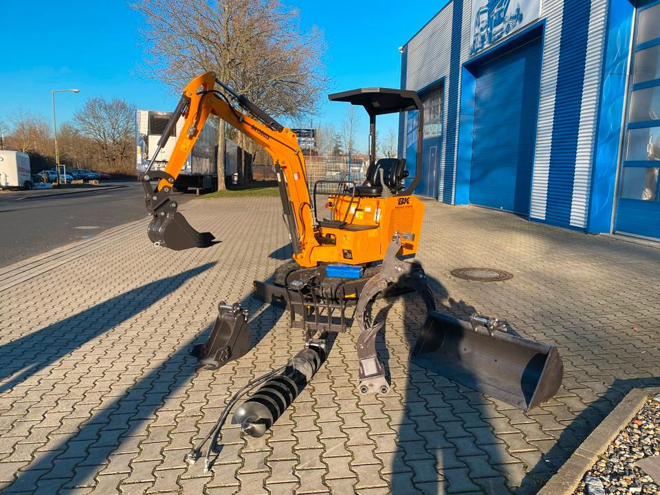 Minibagger BK1500JS + Zubehör *INKL.19% MWST*BERGER KRAUS*KUBOTA*JOYSTICK*ZUBEHÖRPAKET*SOFORT!* - Міні-екскаватор: фото 1 Minibagger BK1500JS + Zubehör *INKL.19% MWST*BERGER KRAUS*KUBOTA*JOYSTICK*ZUBEHÖRPAKET*SOFORT!* - Міні-екскаватор: фото 1