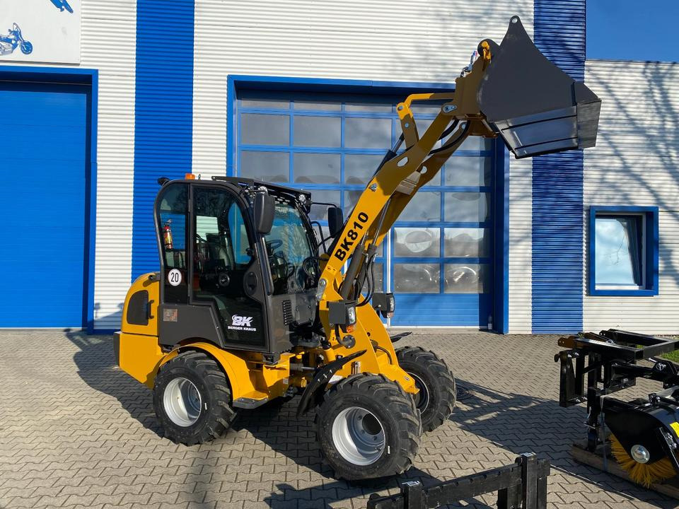 Radlader/Hoflader BK810 inkl. Kehrmaschinenpaket *INKL.19% MWST*BERGER KRAUS* KUBOTA*EURO*CE* - Компактний фронтальний навантажувач: фото 3 Radlader/Hoflader BK810 inkl. Kehrmaschinenpaket *INKL.19% MWST*BERGER KRAUS* KUBOTA*EURO*CE* - Компактний фронтальний навантажувач: фото 3