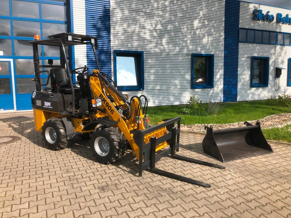 Radlader / Hoflader BK906 *INKL.19% MWST*PERKINS*BERGER KRAUS*GABELPAKET*CE*EURO - Компактний фронтальний навантажувач: фото 1 Radlader / Hoflader BK906 *INKL.19% MWST*PERKINS*BERGER KRAUS*GABELPAKET*CE*EURO - Компактний фронтальний навантажувач: фото 1
