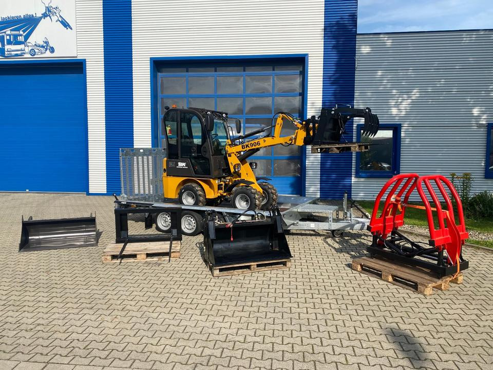 Radlader/Hoflader BK906 Kabine inkl. Tieflader und großem Zubehörpaket *INKL.19% MWST*BERGER KRAUS*PERKINS*CE*SOFORT!* - Компактний фронтальний навантажувач: фото 2 Radlader/Hoflader BK906 Kabine inkl. Tieflader und großem Zubehörpaket *INKL.19% MWST*BERGER KRAUS*PERKINS*CE*SOFORT!* - Компактний фронтальний навантажувач: фото 2