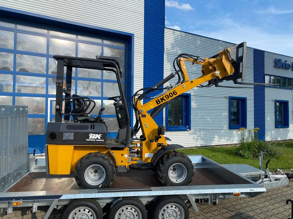 Radlader/Hoflader BK906 inkl. Tieflader und Gabel/Schaufelpaket *INKL.19% MWST*BERGER KRAUS*PERKINS*SOFORT!* - Компактний фронтальний навантажувач, Причіп: фото 5 Radlader/Hoflader BK906 inkl. Tieflader und Gabel/Schaufelpaket *INKL.19% MWST*BERGER KRAUS*PERKINS*SOFORT!* - Компактний фронтальний навантажувач, Причіп: фото 5