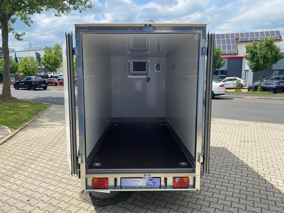 Vermietung / Kühlanhänger 2700KG / Nutzlast 2066KG / Kühlkoffer / Catering / Veranstaltung / Messe - Рефрижератор причіп: фото 4 Vermietung / Kühlanhänger 2700KG / Nutzlast 2066KG / Kühlkoffer / Catering / Veranstaltung / Messe - Рефрижератор причіп: фото 4