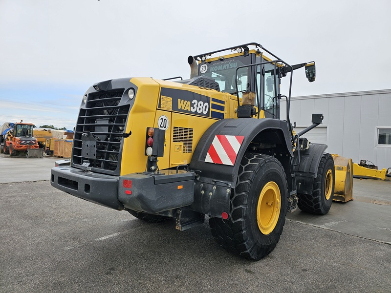 KOMATSU WA380-8 - Колісний навантажувач: фото 3 KOMATSU WA380-8 - Колісний навантажувач: фото 3