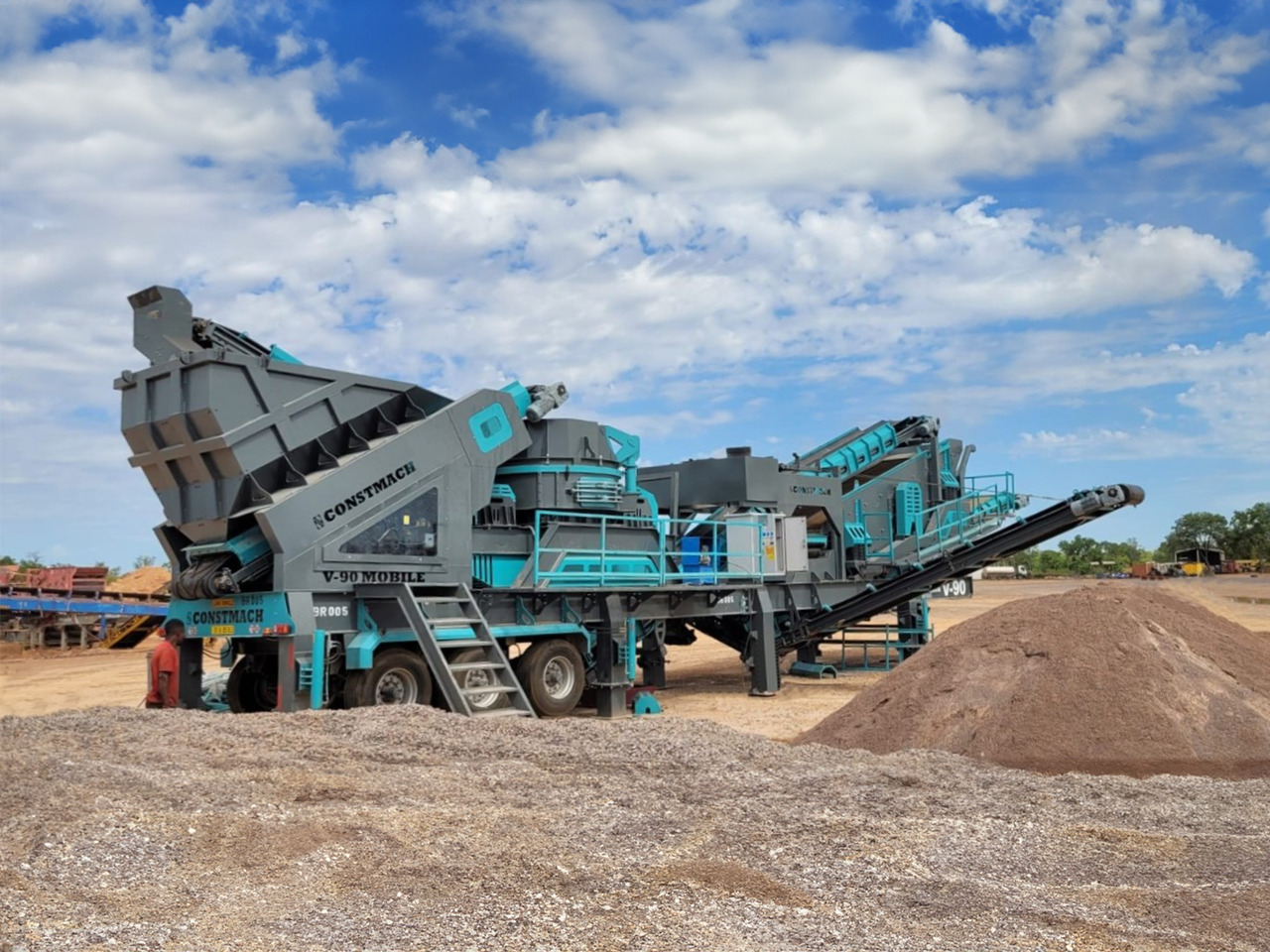 Constmach 250 T/H Capacity Mobile Vertical Shaft Impact Crusher - Мобільна дробарка: фото 1 Constmach 250 T/H Capacity Mobile Vertical Shaft Impact Crusher - Мобільна дробарка: фото 1