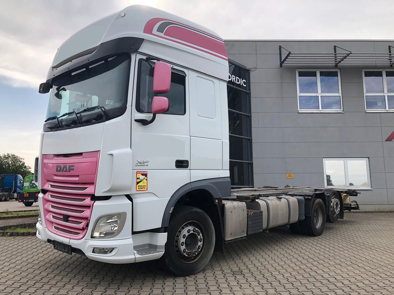 DAF XF460SSC Lenk/Lift*LBW*Standkl*Mega*NeueKuppl. - Контейнеровоз/ Змінний кузов вантажівка: фото 3 DAF XF460SSC Lenk/Lift*LBW*Standkl*Mega*NeueKuppl. - Контейнеровоз/ Змінний кузов вантажівка: фото 3