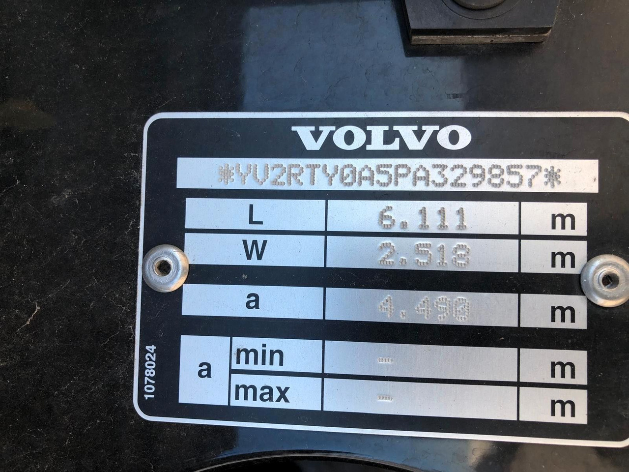 Новий Тягач Volvo FH460 XL*A.Miete*TurboComp*2Tanks*Standklima: фото 15