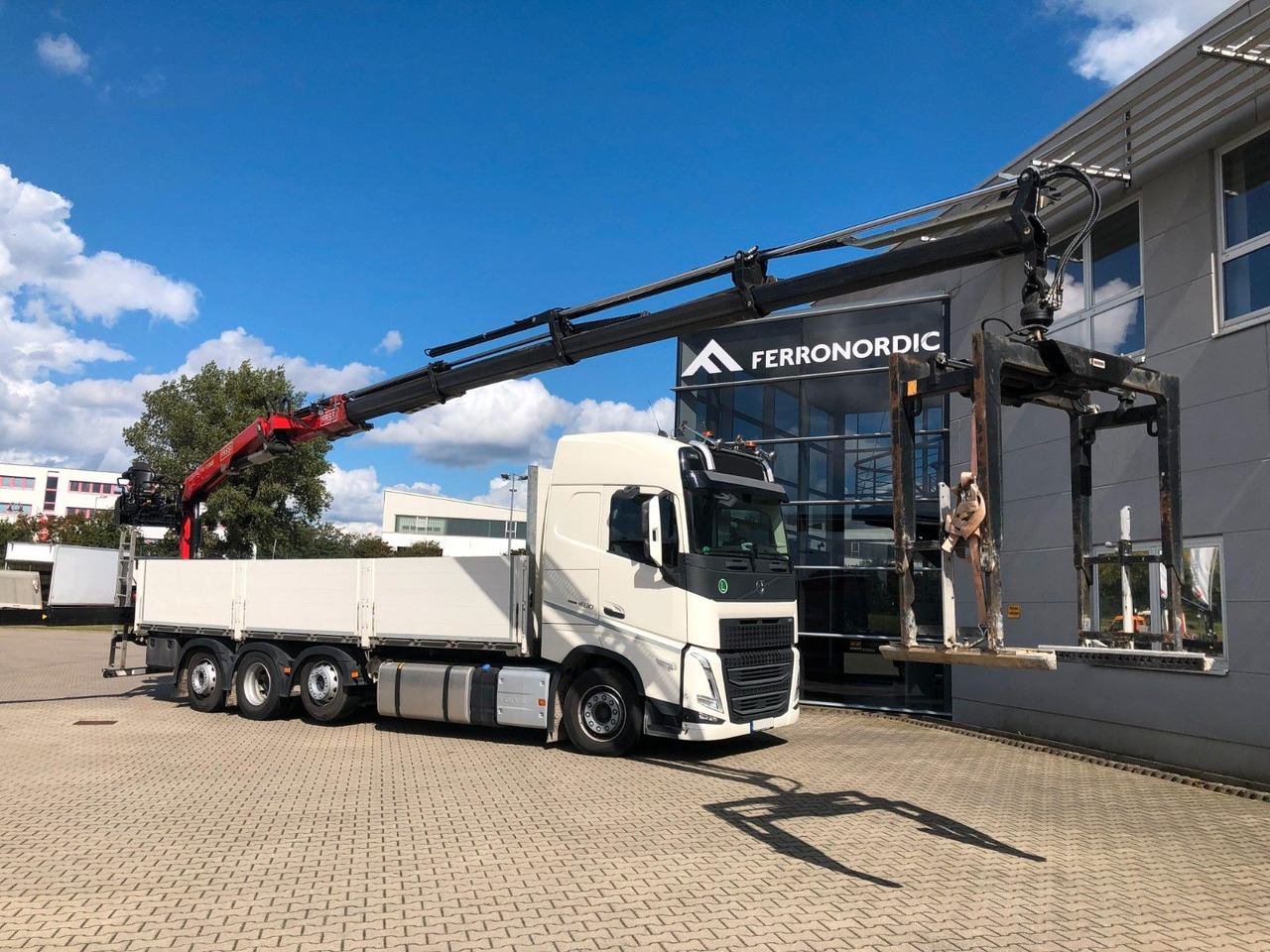 Volvo FH460 8x2 TRIDEM VLA&NLA gelenkt*FASSI F215AS.24 - Бортова вантажівка/ Платформа, Вантажівка з маніпулятором: фото 2 Volvo FH460 8x2 TRIDEM VLA&NLA gelenkt*FASSI F215AS.24 - Бортова вантажівка/ Платформа, Вантажівка з маніпулятором: фото 2