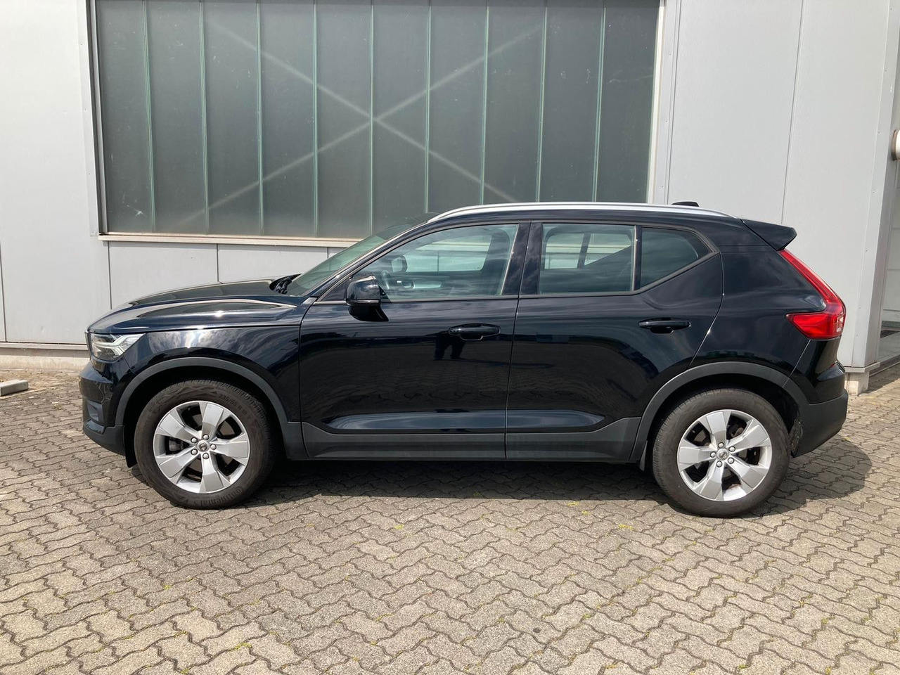 Volvo XC 40 D3 Momentum Pro AWD - Позашляховик: фото 3 Volvo XC 40 D3 Momentum Pro AWD - Позашляховик: фото 3