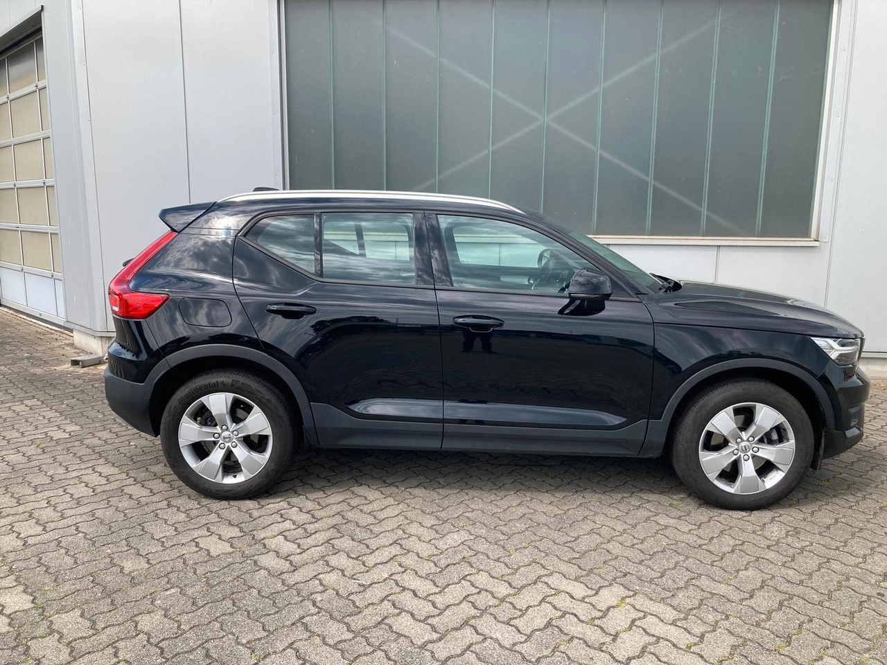 Volvo XC 40 D3 Momentum Pro AWD - Позашляховик: фото 2 Volvo XC 40 D3 Momentum Pro AWD - Позашляховик: фото 2