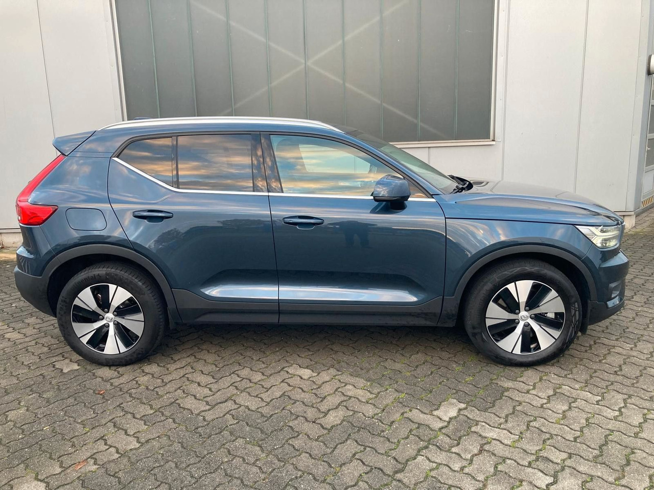 Volvo XC 40 T4 Inscription Expr. Recharge Plug-In Hyb - Позашляховик: фото 2 Volvo XC 40 T4 Inscription Expr. Recharge Plug-In Hyb - Позашляховик: фото 2