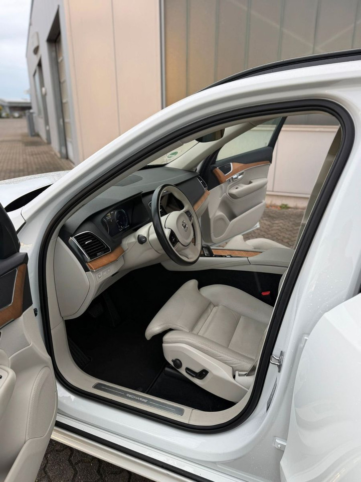 Volvo XC 90 T8 R-Des. Exp. Rech. Pl.-In Hybr. AWD 7-S. - Позашляховик: фото 4 Volvo XC 90 T8 R-Des. Exp. Rech. Pl.-In Hybr. AWD 7-S. - Позашляховик: фото 4