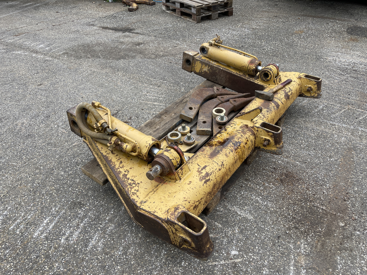 CATERPILLAR Multi Shank - Розпушувач в категорії Гусеничні навантажувачі: фото 1 CATERPILLAR Multi Shank - Розпушувач в категорії Гусеничні навантажувачі: фото 1