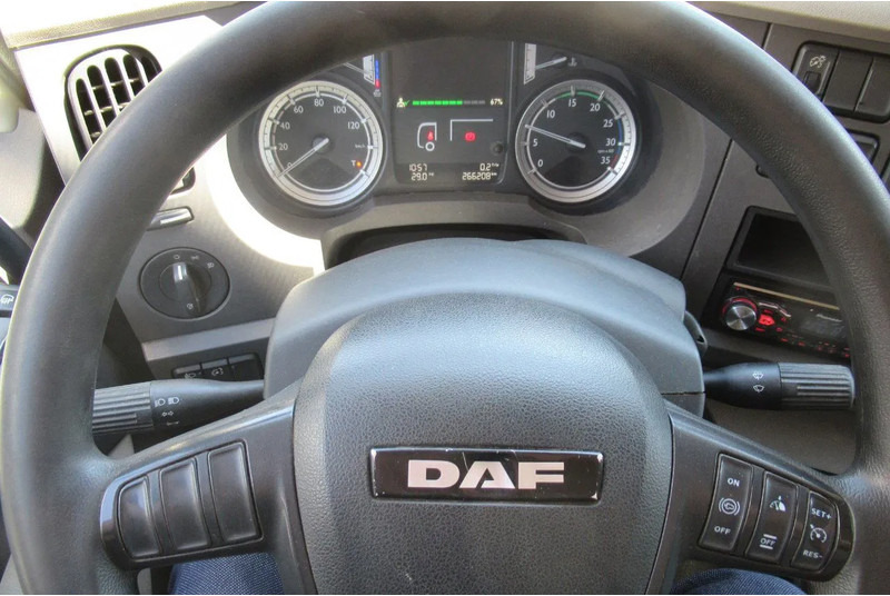 DAF LF 250 250 bak + klep + schuifzeil E6 - Тентована вантажівка: фото 5 DAF LF 250 250 bak + klep + schuifzeil E6 - Тентована вантажівка: фото 5