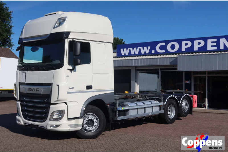 DAF XF 106.450 Wissellaadbaksysteem / Chassis - Контейнеровоз/ Змінний кузов вантажівка: фото 1 DAF XF 106.450 Wissellaadbaksysteem / Chassis - Контейнеровоз/ Змінний кузов вантажівка: фото 1