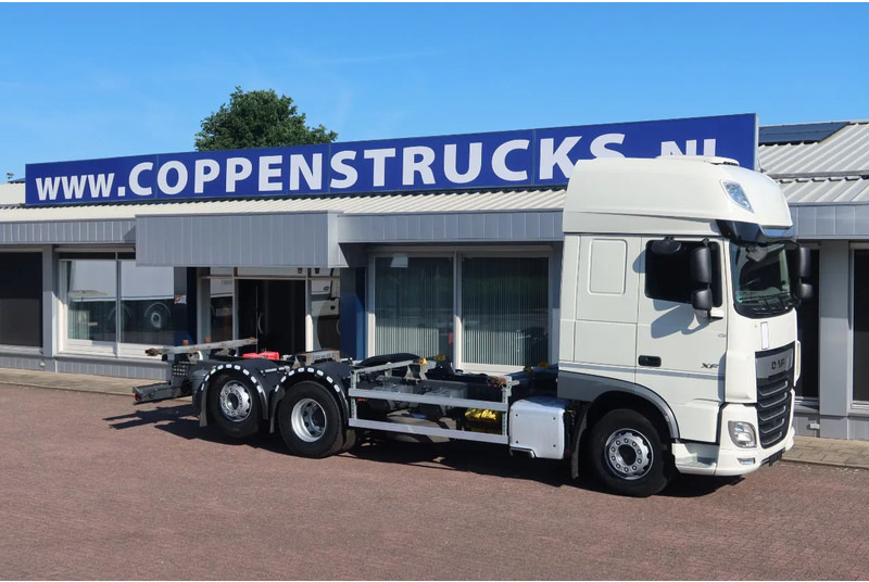 DAF XF 106.450 Wissellaadbaksysteem / Chassis - Контейнеровоз/ Змінний кузов вантажівка: фото 2 DAF XF 106.450 Wissellaadbaksysteem / Chassis - Контейнеровоз/ Змінний кузов вантажівка: фото 2