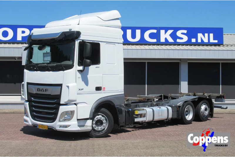 DAF XF 450 FAR BDF Systeem - Контейнеровоз/ Змінний кузов вантажівка: фото 1 DAF XF 450 FAR BDF Systeem - Контейнеровоз/ Змінний кузов вантажівка: фото 1