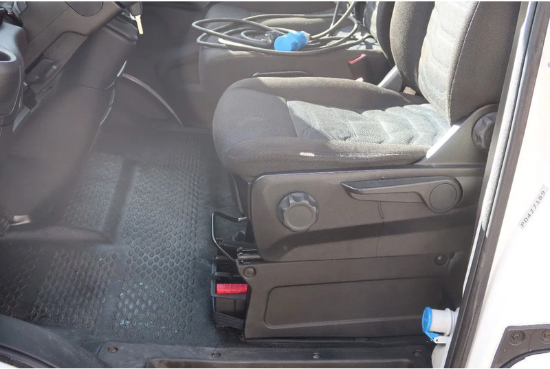 Iveco Daily 35S16 Iveco 35S16 L3/H2 Koel/Vries/ verwarmen Carrier Xarios 350 + 220 volt nacht aansluiting - Фургон-рефрижератор: фото 5 Iveco Daily 35S16 Iveco 35S16 L3/H2 Koel/Vries/ verwarmen Carrier Xarios 350 + 220 volt nacht aansluiting - Фургон-рефрижератор: фото 5