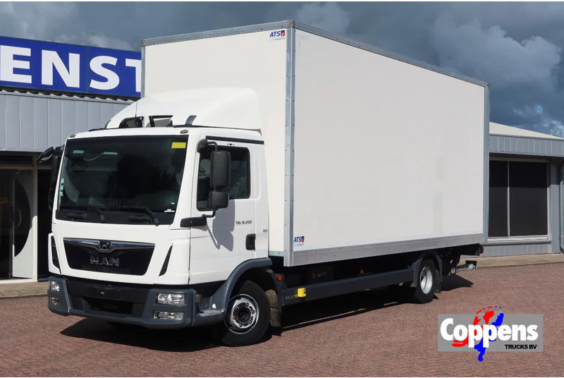 MAN TGL 12.250 Bakwagen + Laadklep DHollandia 2000 kg - Вантажівка з закритим кузовом: фото 1 MAN TGL 12.250 Bakwagen + Laadklep DHollandia 2000 kg - Вантажівка з закритим кузовом: фото 1