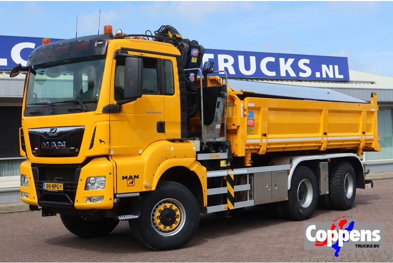 MAN TGS 33.420 2 Zijdige kipper + kraan 6x6 Stuur as - Вантажівка з маніпулятором: фото 1 MAN TGS 33.420 2 Zijdige kipper + kraan 6x6 Stuur as - Вантажівка з маніпулятором: фото 1