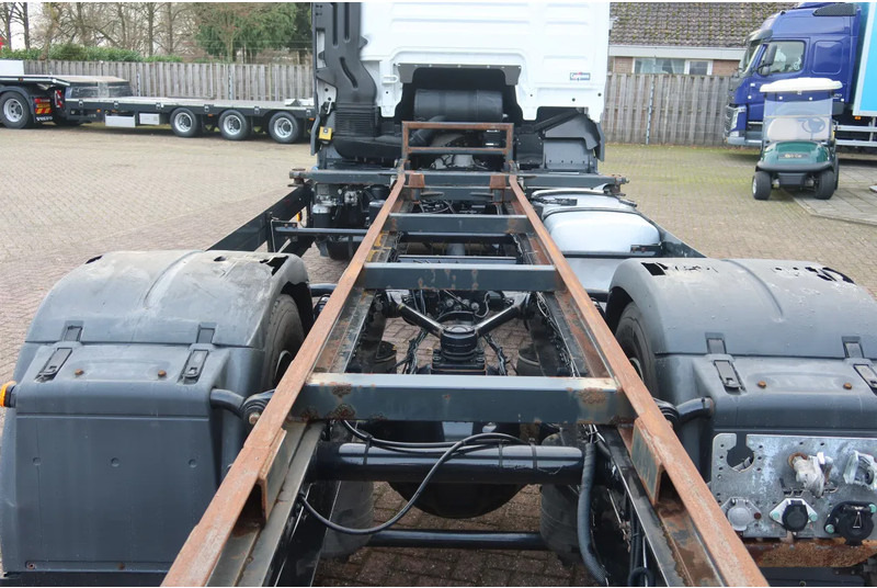 MAN TGX 18 .340 4x2 Full air Chassis, twist locks - Вантажівка шасі: фото 4 MAN TGX 18 .340 4x2 Full air Chassis, twist locks - Вантажівка шасі: фото 4