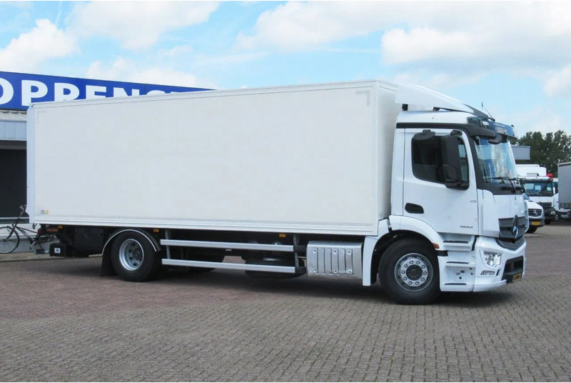 Вантажівка з закритим кузовом Mercedes-Benz Actros 1832 1832 LL 4x2: фото 20