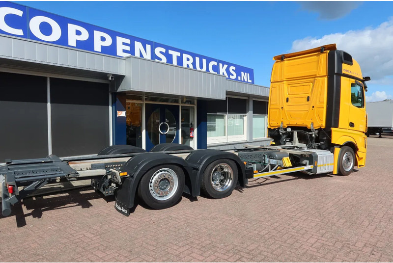 Mercedes-Benz Actros 2642 LL Chassis Cabine Giga space - Вантажівка шасі: фото 3 Mercedes-Benz Actros 2642 LL Chassis Cabine Giga space - Вантажівка шасі: фото 3