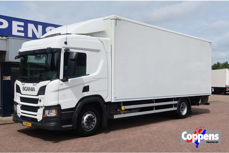 Scania P250 4x2 Geïsoleerde Bakwagen + Dhollandia klep 2000 kg + slaapcabine - Вантажівка з закритим кузовом: фото 1 Scania P250 4x2 Geïsoleerde Bakwagen + Dhollandia klep 2000 kg + slaapcabine - Вантажівка з закритим кузовом: фото 1