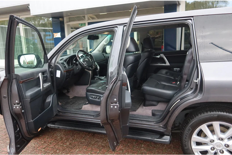 Toyota Land Cruiser V8 200 V8. 4.5D Executive. 7 Persoons. Luchtvering. Marge voertuig - Легковий автомобіль: фото 3 Toyota Land Cruiser V8 200 V8. 4.5D Executive. 7 Persoons. Luchtvering. Marge voertuig - Легковий автомобіль: фото 3