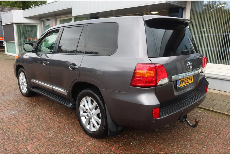 Легковий автомобіль Toyota Land Cruiser V8 200 V8. 4.5D Executive. 7 Persoons. Luchtvering. Marge voertuig: фото 19