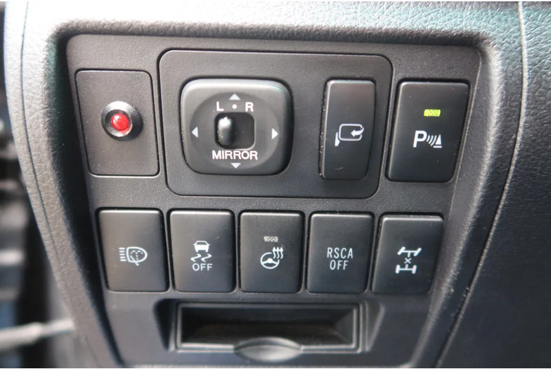 Легковий автомобіль Toyota Land Cruiser V8 200 V8. 4.5D Executive. 7 Persoons. Luchtvering. Marge voertuig: фото 12