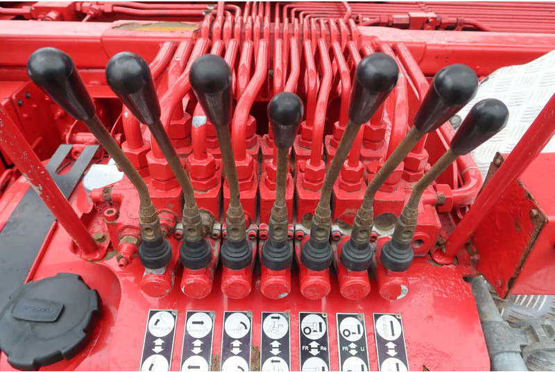 Volvo FH 460 Hooklift 8x2 Haakarm. 3x Steering axle - Тросовий мультиліфт: фото 4 Volvo FH 460 Hooklift 8x2 Haakarm. 3x Steering axle - Тросовий мультиліфт: фото 4